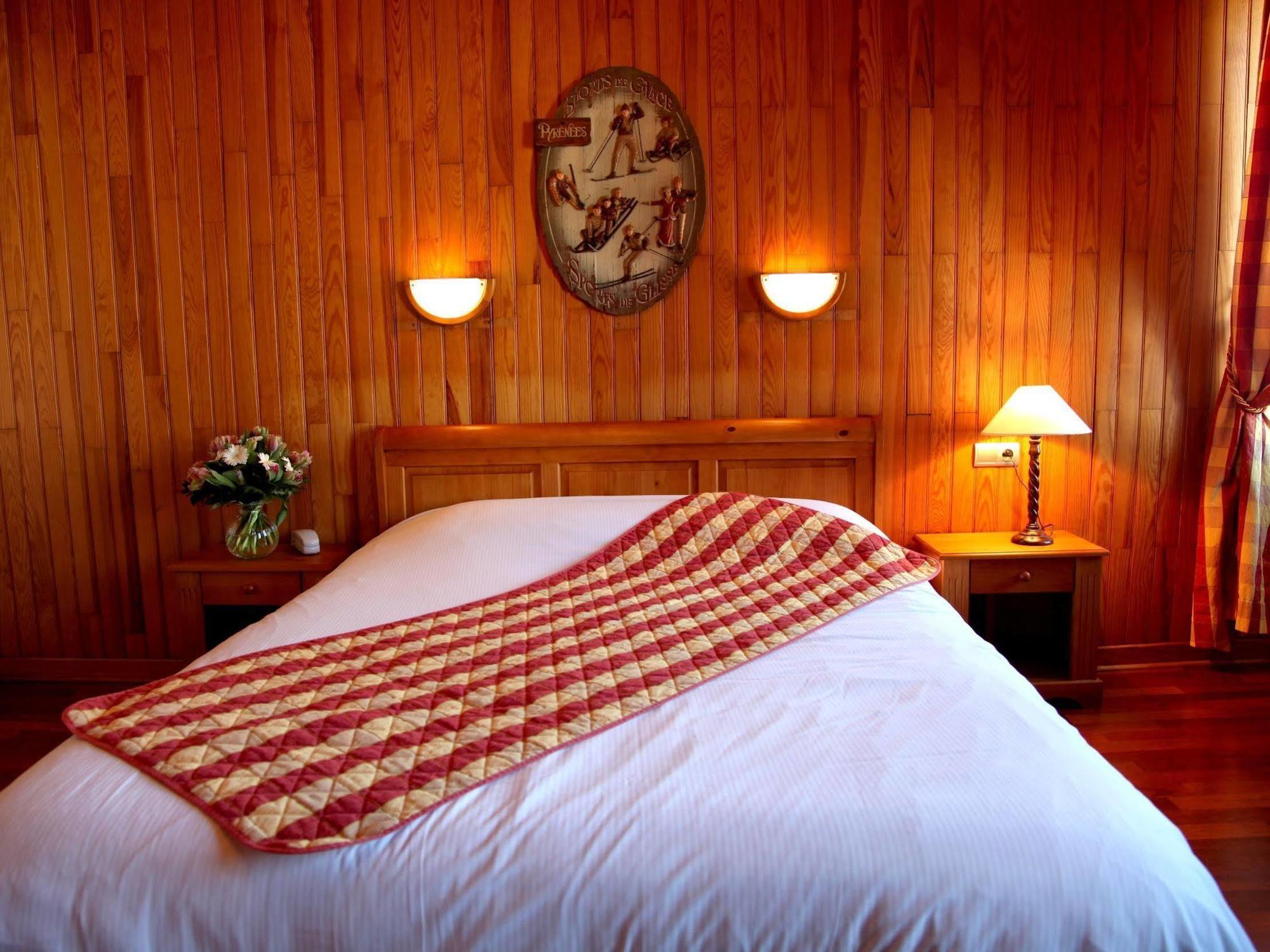 Logis Hotel Des Bains Gérardmer Esterno foto
